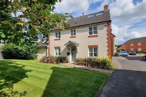 6 Coppice Gardens, Hollywood, Birmingham, B47 5JJ