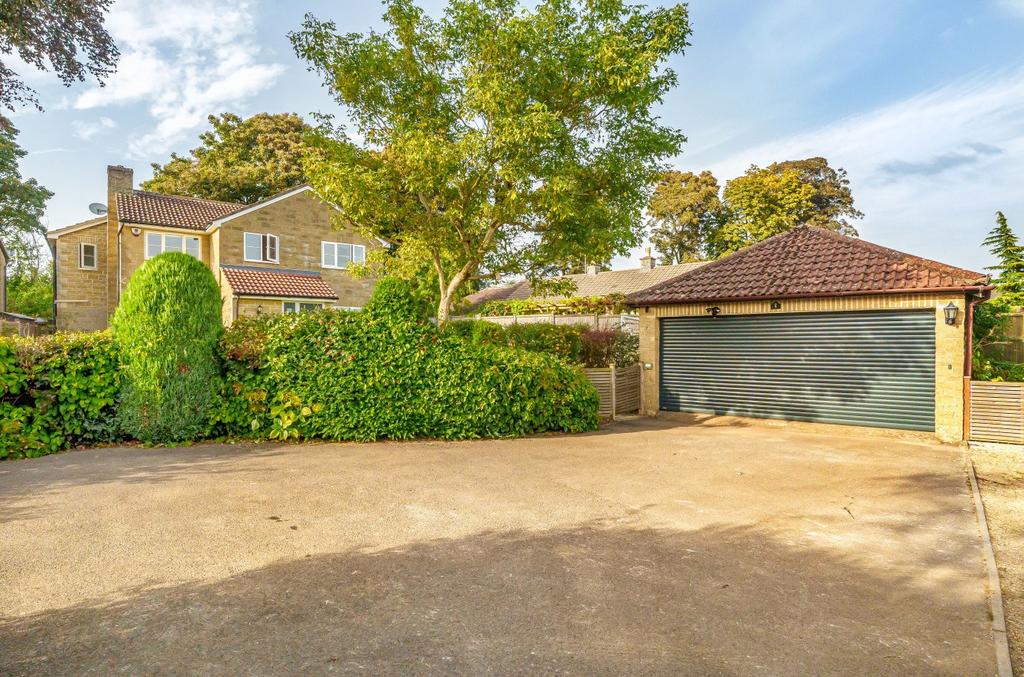 Wellow Mead, Peasedown St John, BA2 5 bed detached house £595,000