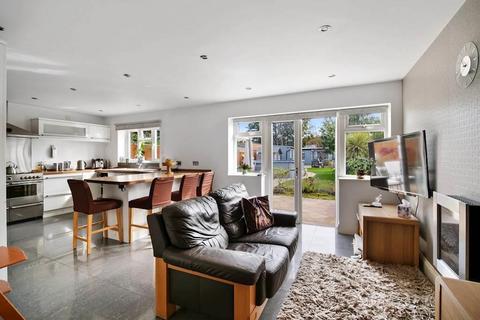 1 Orchard Way, Ashford, TW15 3AU