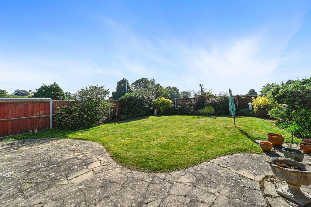 School Lane, Lawford, Manningtree 3 bed bungalow £375,000