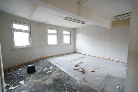 Office to rent, Southend Road, Grays