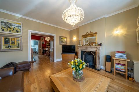 8 Gombards, St Albans, AL3 5NW