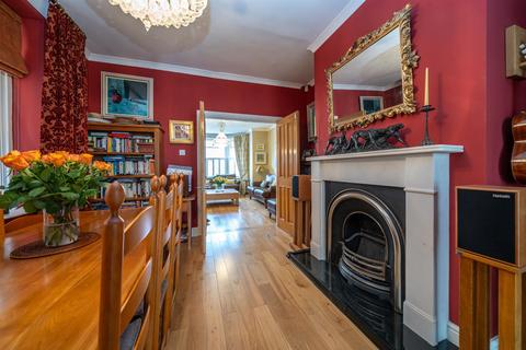 8 Gombards, St Albans, AL3 5NW