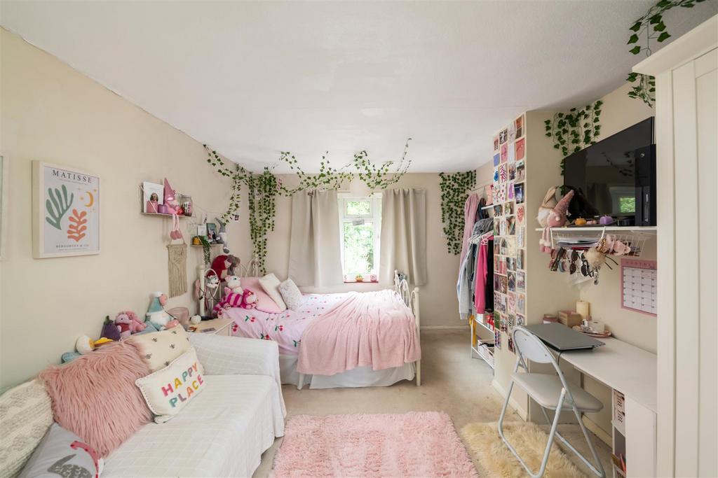 108 Park Lane East internals2.jpg