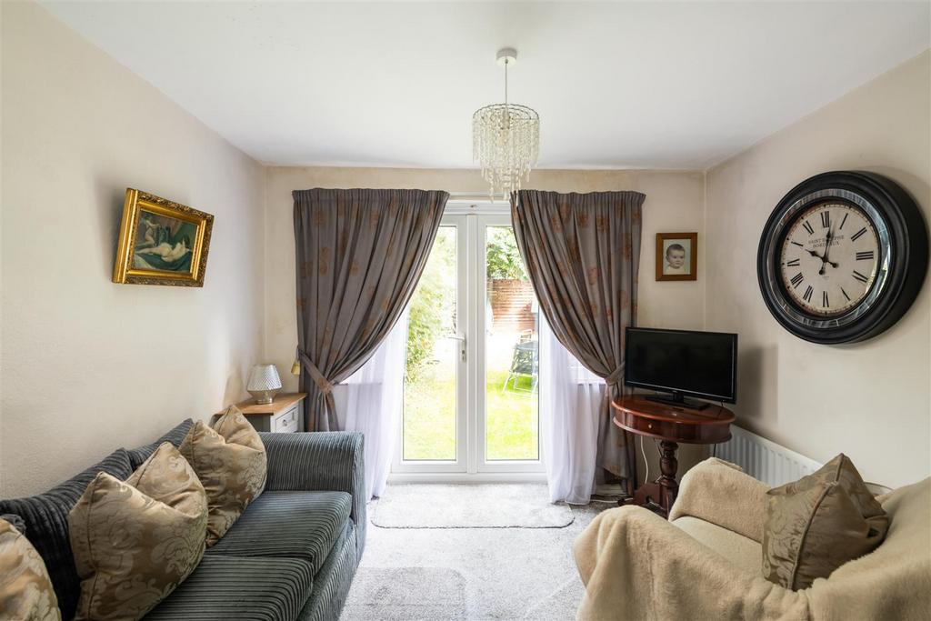 108 Park Lane East internals10.jpg