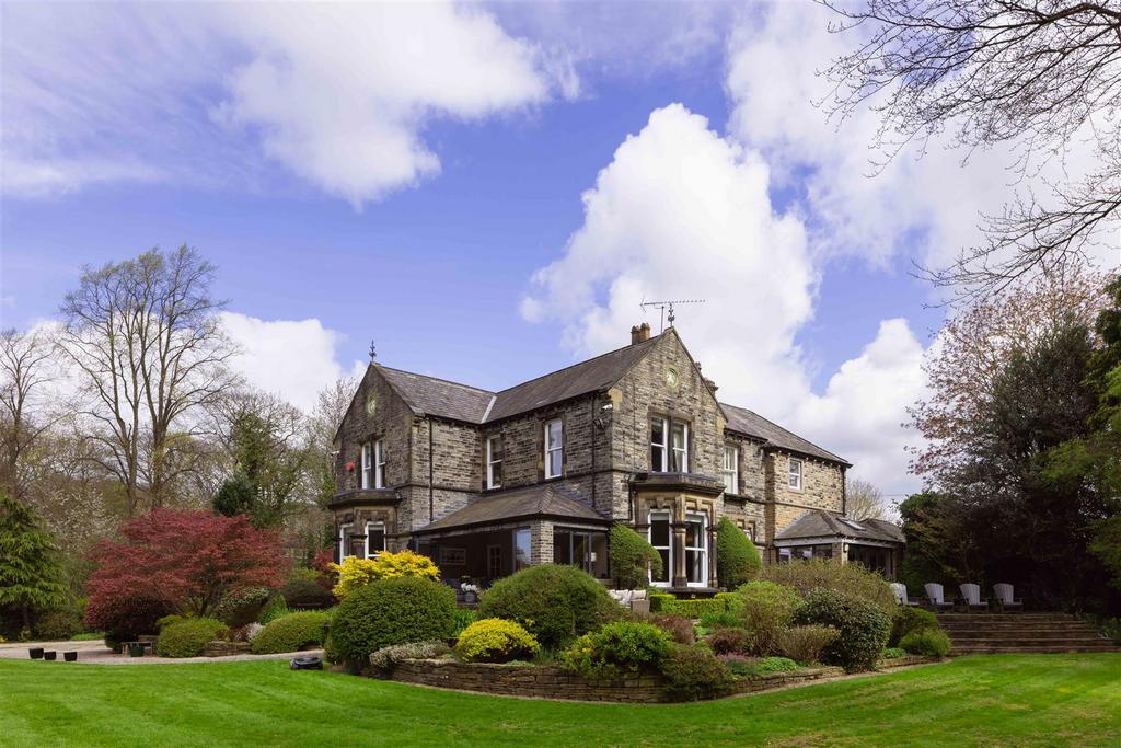 Lascelles Hall Road, Huddersfield HD5 4 bed detached house for sale £