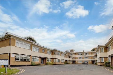 26 Lincoln Close, London, SE25 5ET