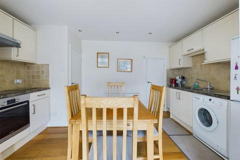 2 bedroom semi-detached house for sale - Hazelmere Avenue, Bingley