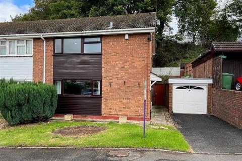 10 Derwent Close, Pensnett, Brierley Hill, DY5 4QA