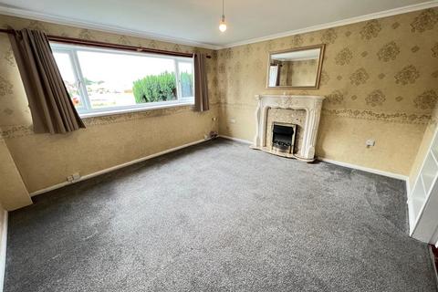 10 Derwent Close, Pensnett, Brierley Hill, DY5 4QA