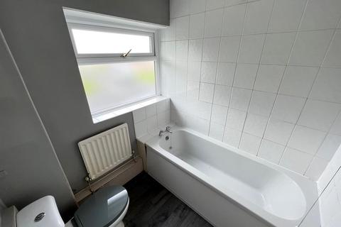 10 Derwent Close, Pensnett, Brierley Hill, DY5 4QA