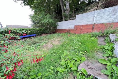 10 Derwent Close, Pensnett, Brierley Hill, DY5 4QA