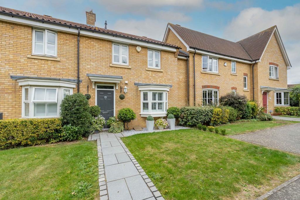 Desborough Path, Chelmsford CM1 3 bed house for sale £499,999