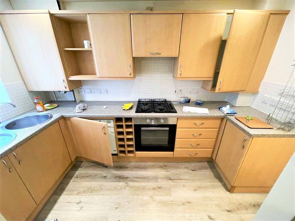Sandringham Court, Walsall Road, Great Barr, Birmingham, B42 1TF 2 bed