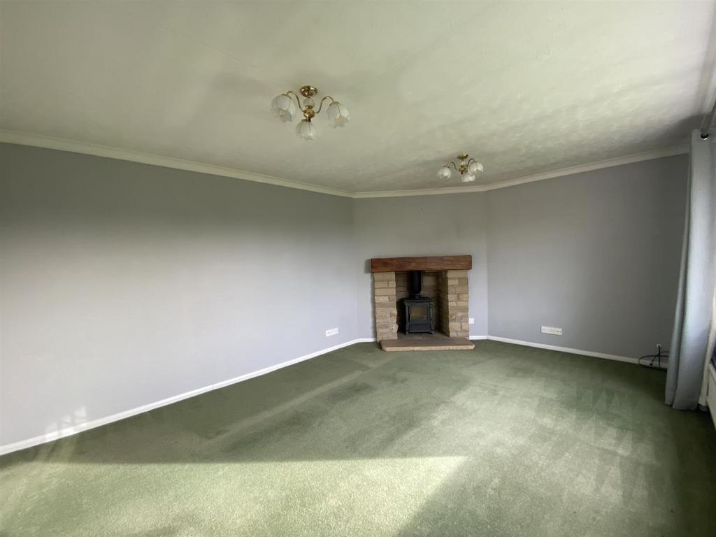 Meadowcroft, Langthorne, Bedale 4 bed detached bungalow to rent £