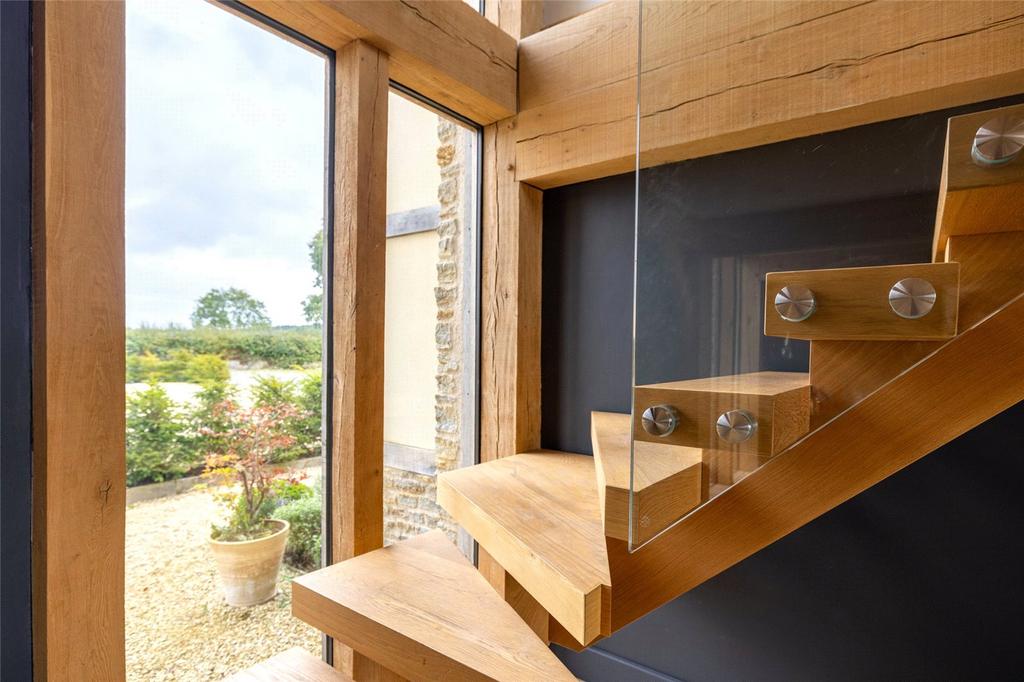Oak-Engineered Stair