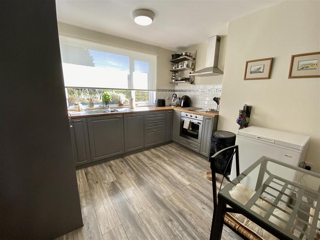 Cwmgarw Road, Upper Brynamman, Ammanford 3 bed semidetached house for