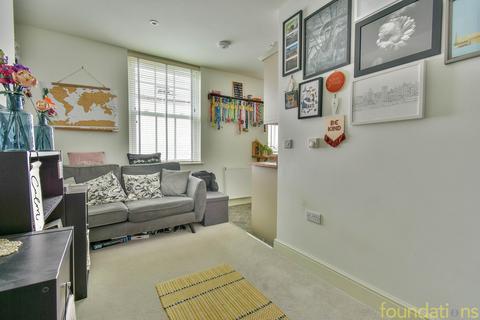 1 bedroom flat for sale - Parkhurst Road, Bexhill-on-Sea, TN40