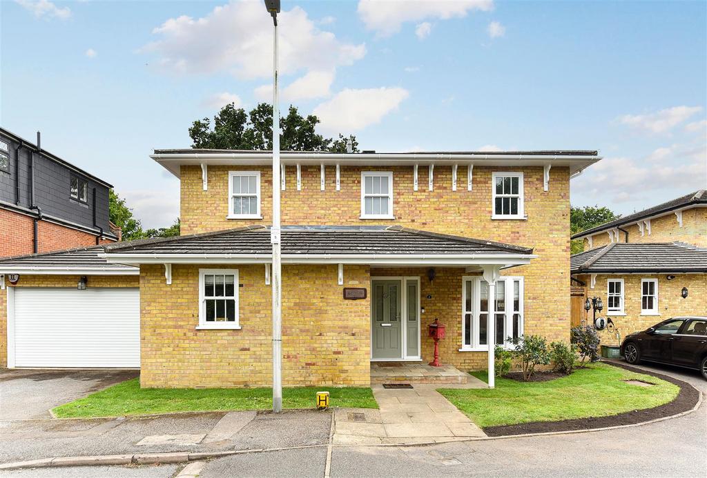 Laurel Way, South Woodford 4 bed detached house for sale £1,175,000