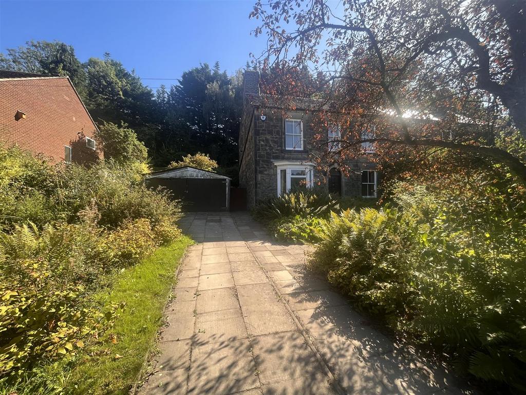 Roselea, Ripley Road, Ambergate, Belper 5 bed semidetached house £
