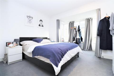 2 bedroom apartment to rent - Queens Court, Limehouse, E14