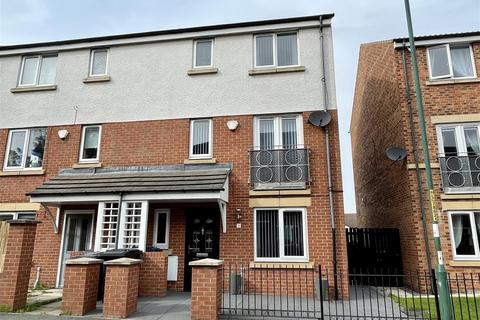 4 bedroom semi-detached house for sale, Strathmore Gardens, South Shields