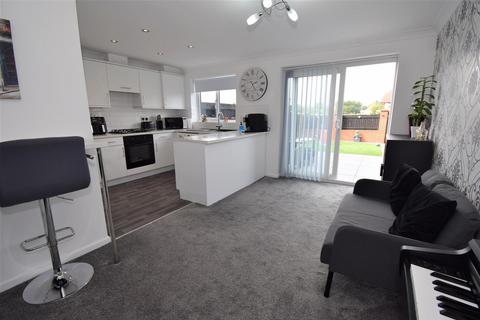 4 bedroom semi-detached house for sale, Strathmore Gardens, South Shields