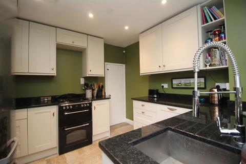 3 bedroom terraced house for sale - Windrush Drive, Peterborough