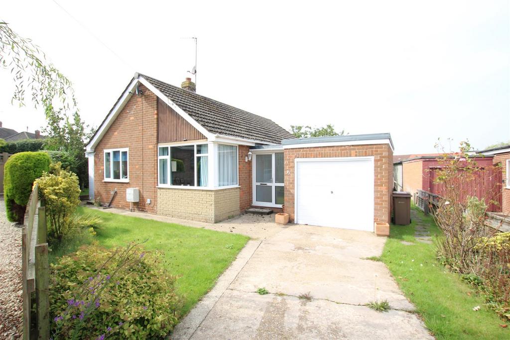 Lindale Avenue, Hornsea 2 bed detached bungalow for sale £219,950