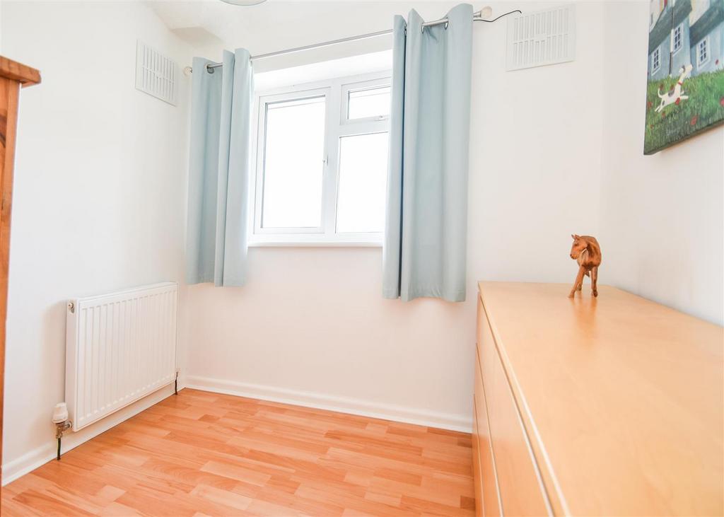 10 Waverley Crescent - Bedroom 3.jpg