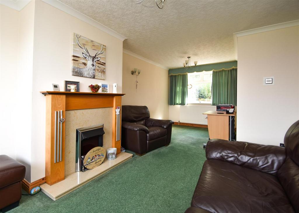 10 Waverley Crescent - Living Dining Room (2).jpg