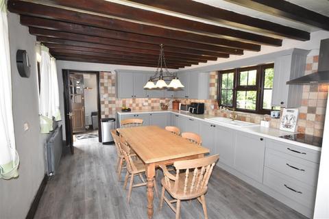 3 bedroom cottage for sale, West Lane, Girton, Newark