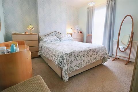 15 Avondale Road, Lowestoft, NR32 2HU