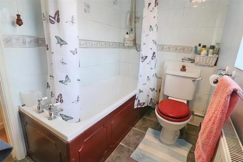 15 Avondale Road, Lowestoft, NR32 2HU