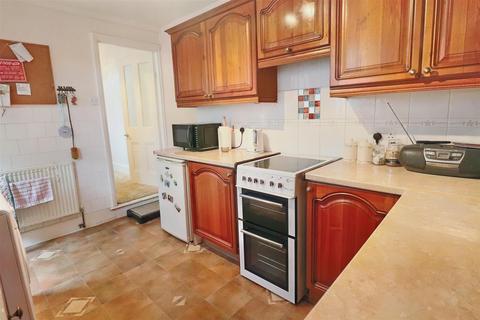 15 Avondale Road, Lowestoft, NR32 2HU