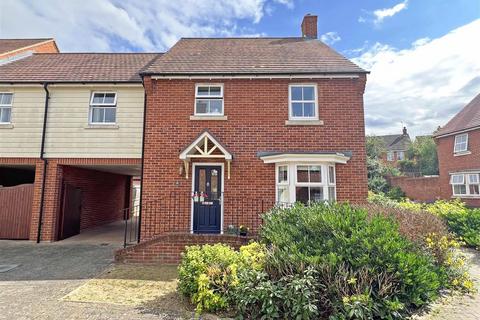 4 bedroom link detached house for sale, Williams Drive, Braintree