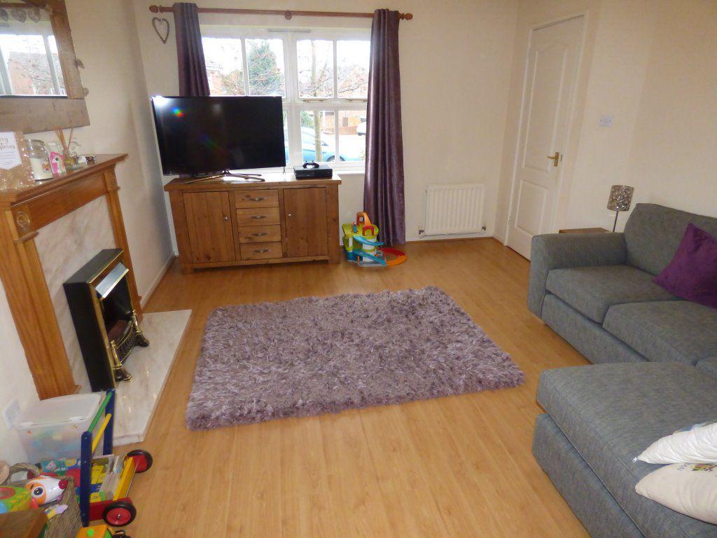 Mason Road, Ilkeston. DE7 9JP 3 bed semidetached house £875 pcm (£