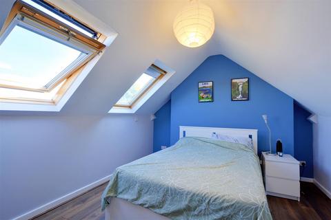 4 bedroom semi-detached house for sale, Hillside Crescent, Beeston