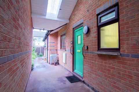 1 bedroom bungalow for sale - The Dovecotes, Beeston, Nottingham