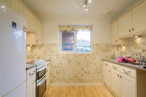 1 bedroom bungalow for sale - The Dovecotes, Beeston, Nottingham