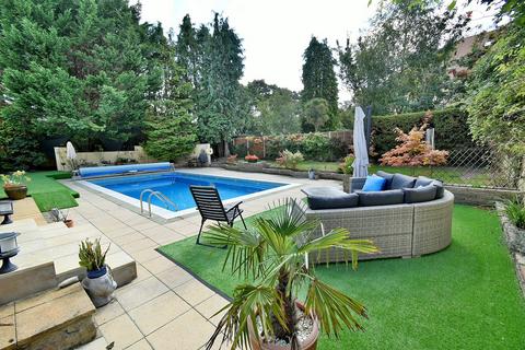 4 bedroom detached house for sale, Old Pines Close, Ferndown, BH22