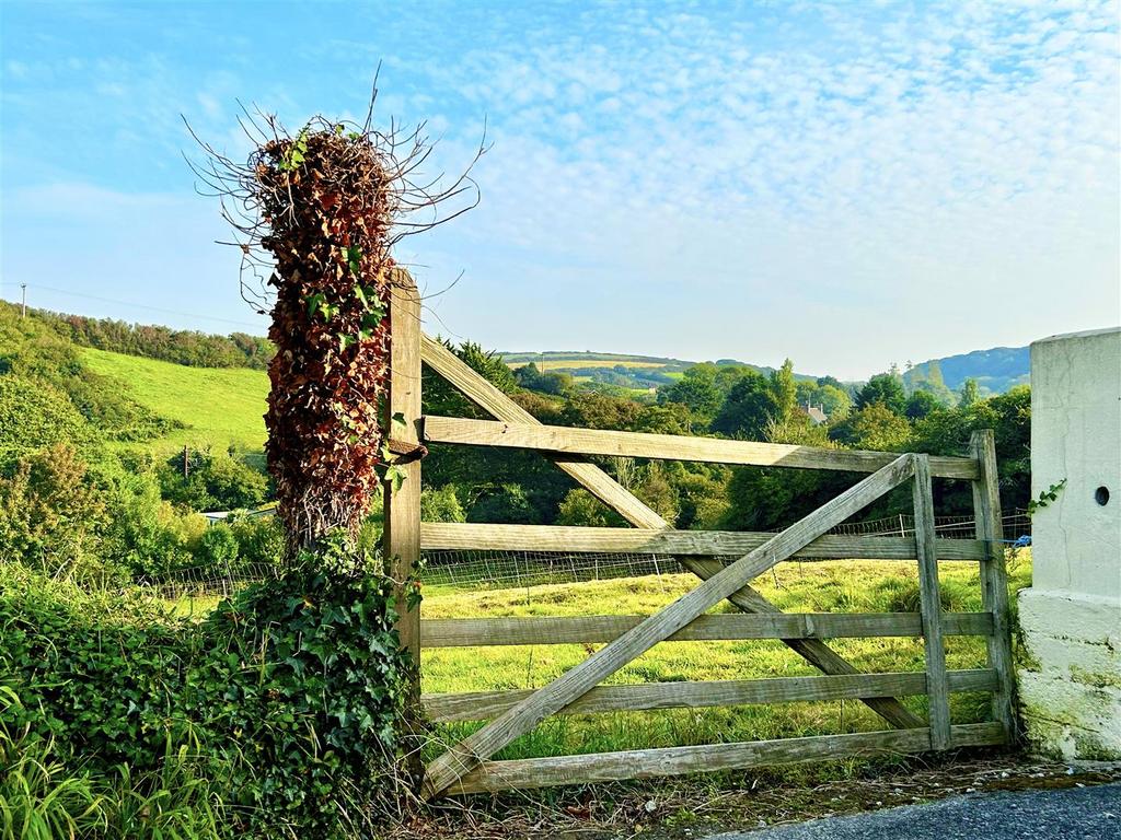 GATE &amp; VIEW