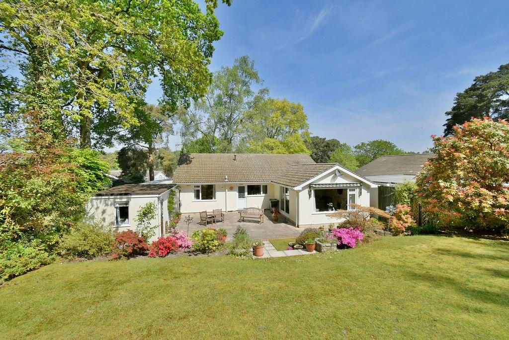 Willow Way, Ferndown, BH22 3 bed detached bungalow for sale £590,000