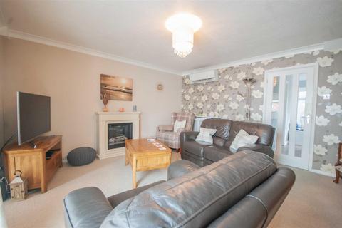 3 bedroom terraced house for sale - Rushleydale, Springfield, Chelmsford