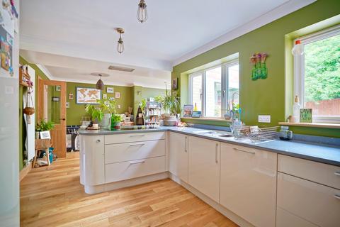 8 De Beche Close, Papworth Everard, Cambridge, CB23 3UP