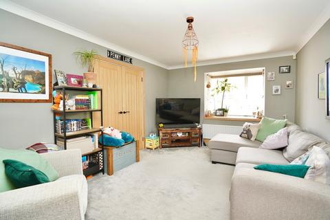 8 De Beche Close, Papworth Everard, Cambridge, CB23 3UP