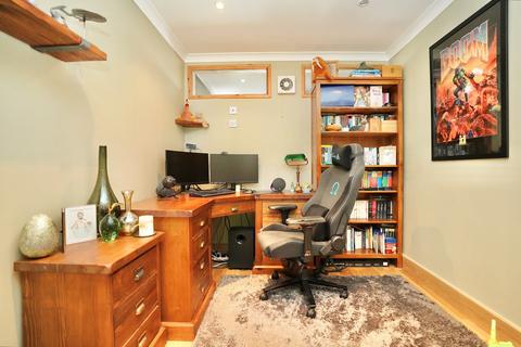 8 De Beche Close, Papworth Everard, Cambridge, CB23 3UP