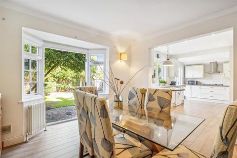 16 Devonshire Gardens, London, W4 3TN