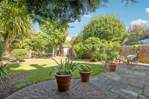 16 Devonshire Gardens, London, W4 3TN