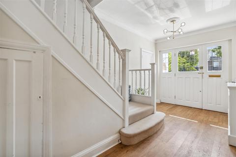16 Devonshire Gardens, London, W4 3TN